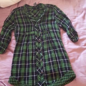 3/4 length sleeve green plaid button up shirt